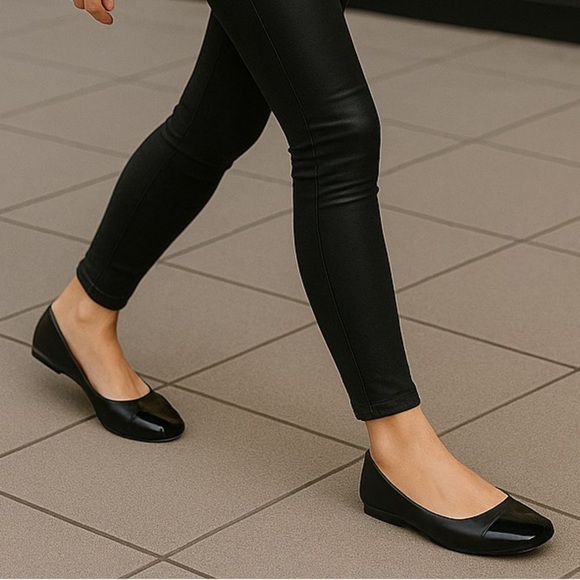 DV by Dolce Vita Black Toe Cap Ballet Flats Size 9 | Vegan-Friendly - Picture 1 of 12